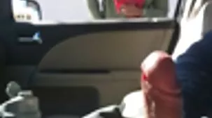 Madre madura pervertida seduce a su hijo y le pide que lo bese