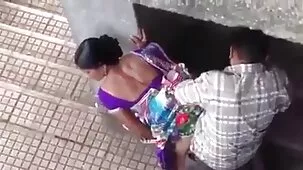 Hermosa mujer mayor se masturba y excita
