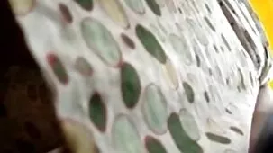 Mujer sexy conoce el gran culo de un hombre