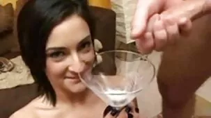 mujer madura gorda con gafas besó la polla de un joven