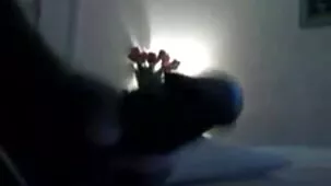 Hombre joven seduce a mujer mayor