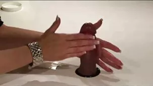 Linda mamá mierda meando en el hijo