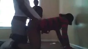 La madre Sallie se convierte en un tipo con la mano