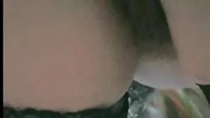 Abuela tatuada chupa el pene de su nieto