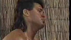 Mamá adulta enseña a hijo e hija buen sexo en video porno