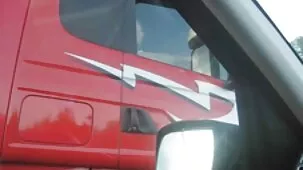 Abuela caliente cabalga sobre el pene del abuelo