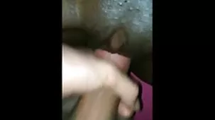 Besó un beso maduro con un hombre musculoso digno de sus hijos