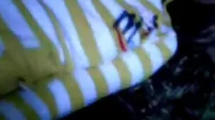 Sexo grupal dos mujeres y un hombre con milf y pareja de adolescentes en la cama