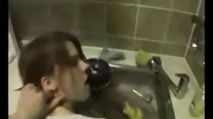 Doble penetración en una mujer madura.