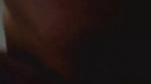 Una tía adulta de grandes tetas follando con el beso de su hijo.