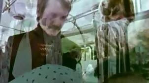 Mamá rusa le dio un beso a su hijo para que no se masturbara