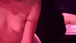 Chico ruso besa a mamá en el alma